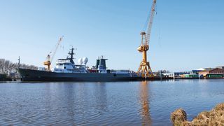 Das 1981 gebaute Fischereischutzboot „Seefalke“ wurde binnen drei Jahre in der Werft Peters Schiffbau zum Multifunktions-Forschungsschiff umgebaut. (Bilder: Rittal)