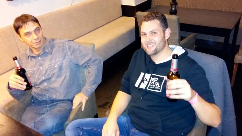 Ein Bier hatten sich nach diesem Tag im Schnee alle verdient. (Bild: Eno)