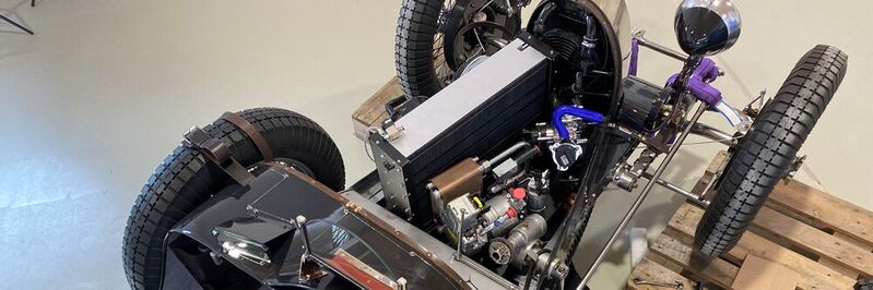 Nach 100 Jahren bekommt der Bugatti-Oldtimer ein neues Innenleben und fährt damit elektrisch.