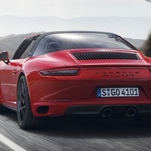(Porsche)