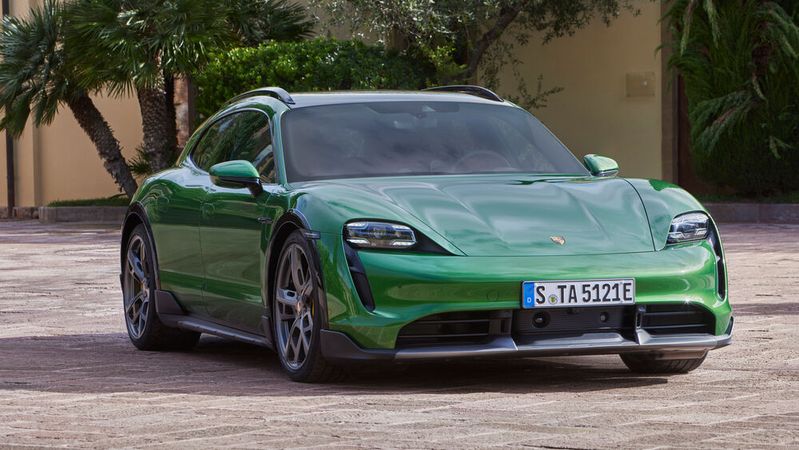 Porsche ruft in Deutschland knapp 2.400 Taycan in die Werkstatt.