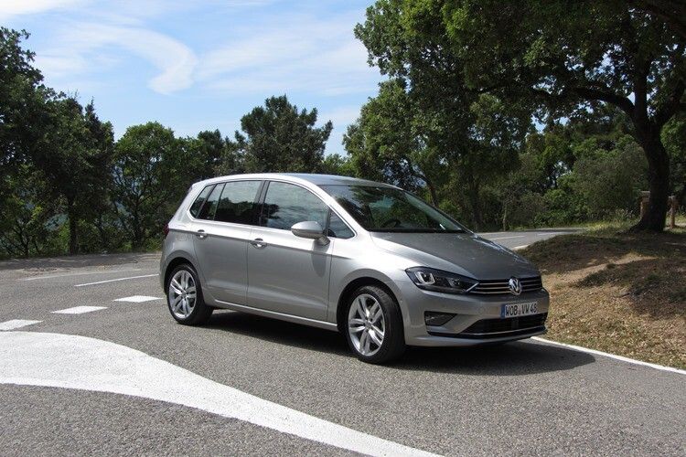 Zwischen 19.625 Euro (1,2 TSI mit 63 kW/85 PS) und 28.350 Euro (2,0 TDI mit 110 kW/150 PS) kostet der Sportsvan. (Foto: Michael Ziegler)