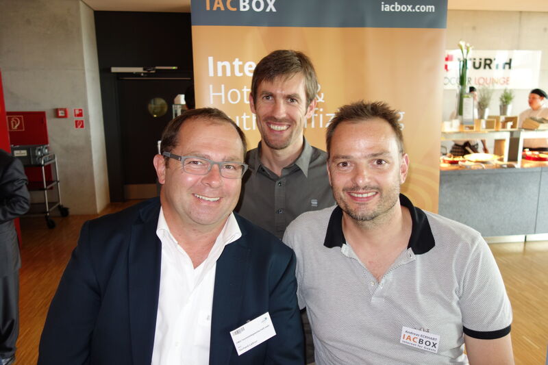 (v. l. ) Gerhard Leitner, FMG mit Lukas Ruetz und Andreas Eckhart, Asteas Technologies (IT-BUSINESS)