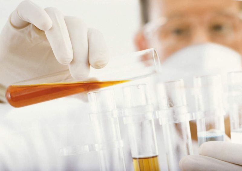 Der Geschäftsbereich Coatings & Additives von Evonik Industries hat die Preise für die Lackharze, die unter den Markennamen Dynapol L, Dynapol LH sowie Vesticoat UB angeboten werden, in Europa, Afrika und im Nahen & Mittleren Osten zum 1. Juli 2009 erhöht. Die Preiserhöhung wird bis zu 0,1 Euro pro kg betragen. Und auch der Evonik-Geschäftsbereich Performance Polymers, hat eine weltweite Preiserhöhung der Visiomer Methacrylatmonomere angekündigt. In Europa beträgt diese zwischen 50 und 80 Euro pro Tonne. (Archiv: Vogel Business Media)