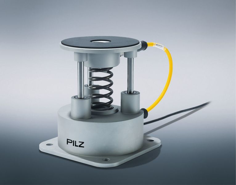 Eine zentrale Rolle für die Validierung von MRK spielt das neue Kollisionsmessgerät PROBms von Pilz. Es misst die auf den menschlichen Körper einwirkenden Kräfte im Falle einer Kollision mit dem Roboter. Die Kollisionsmessung ist Bestandteil des kompletten Dienstleistungsangebots von Pilz für die Validierung gemäß der neuen ISO/TS 15066. (Pilz GmbH & Co. KG)