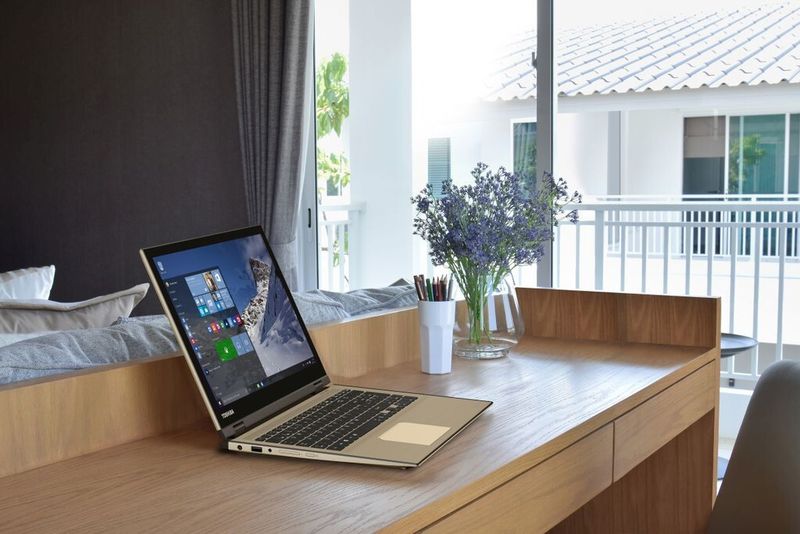 Auf den ersten Blick ist das Toshiba Satellite Radius 15 ein schlankes 15,6-Zoll-Notebook, es kann sich aber auch in ein Tablet verwandeln. (Toshiba)