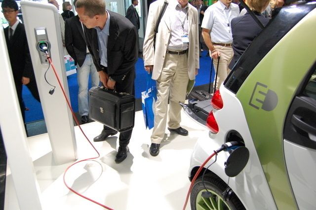 Smart beim Sonne tanken (Archiv: Vogel Business Media)