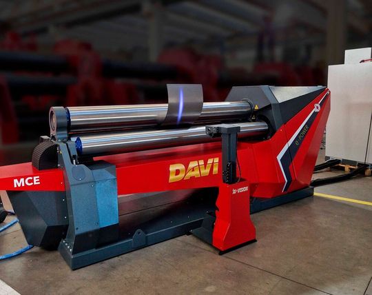 Davi ist ein Spezialist für das Rund- und Profilbiegen aus Italien. Im Rahmen seines Euroblech-Auftritts in Halle 11 in Hannover wird folgendes Highlight als Innovation präsentiert: Das laserbasierte Messsystem namens AI-Vision. Erfahren Sie hier, was es kann ...(Bild:  Davi)