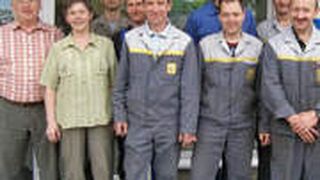 Johannes Bräutigam (li. außen) mit seinem Team; gemeinsam haben sie sich die Auszeichnung verdient. (Foto: Minack)