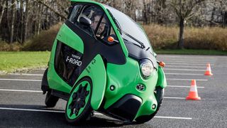 Der Toyota iRoad, bereits seit 2014 in Grenoble im Einsatz, verschwindet nun von den Straßen. (Bild: Toyota)