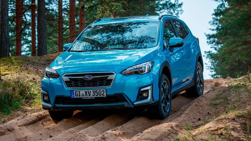 Auch im Jahr 2020 hält Subaru dem Allradantrieb die Treue. Hier der aktuelle XV mit E-Boxer. (Bild: Teppo Vertomaa / arcticfilmcrew.com)