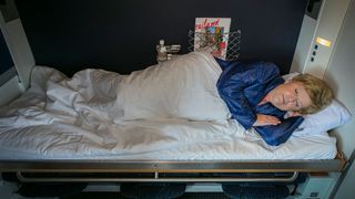 Augen zu – und am nächsten Morgen ist man am Wunschziel.  (Bild: Harald Eisenberger/ÖBB)