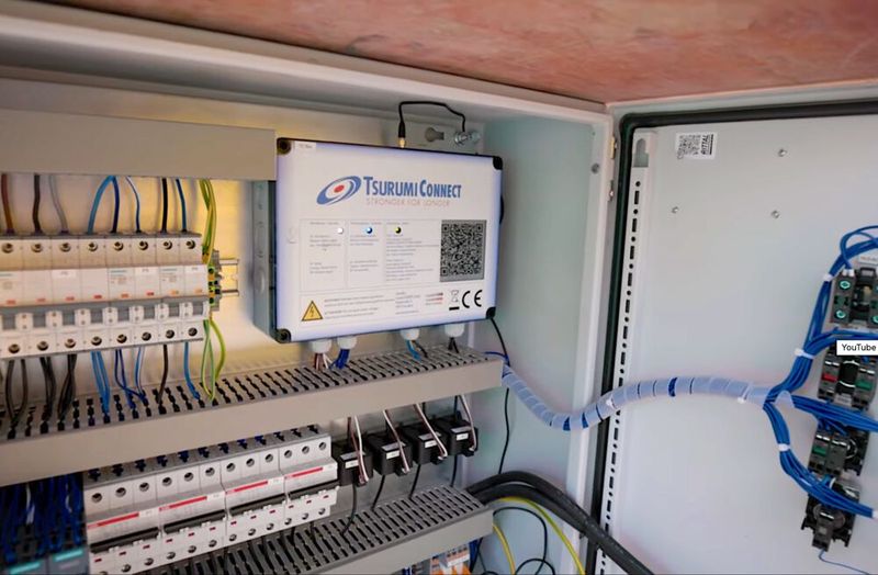 Tsurumi-Connect: Die Elektronikbox im Schaltschrank überwacht und steuert mehrere Pumpen oder weitere Geräte auch anderer Hersteller. (Bild: Tsurumi)