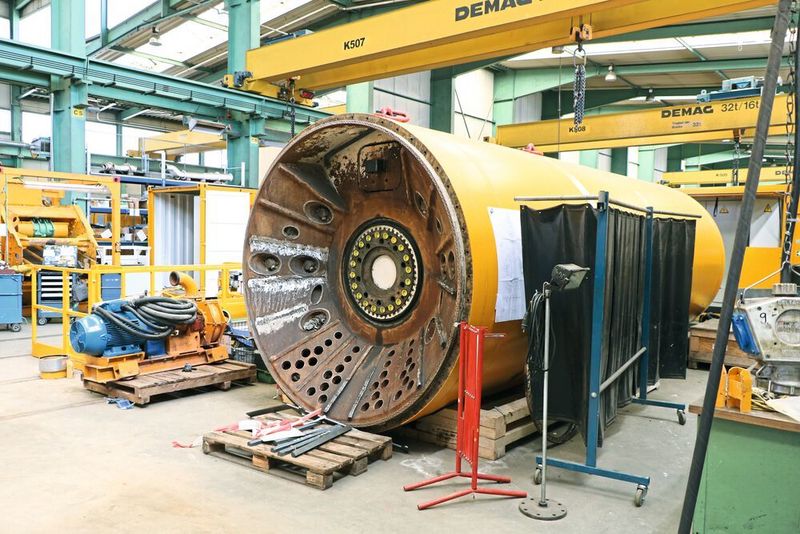 Die kleineren Tunnelvortriebsmaschinen der Business Unit Utility Tunneling werden bei der Herstellung von Versorgungstunneln verwendet. Im Bild eine Maschine im Aufbau ohne Bohrkopf. (S.Häuslein/konstruktionspraxis)