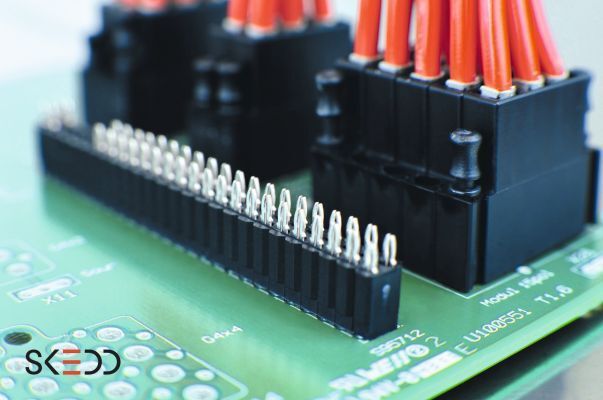Bild 2: Board-to-board-Steckverbinder in SKEDD-Technologie (Würth Elektronik)