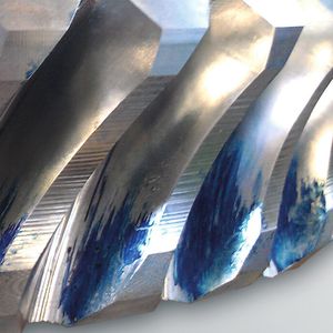 Bild 3.2 Vergleich der Tragbildlage in KISSsoft und auf dem Prüfstand