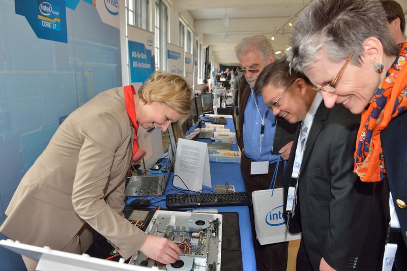 Verena Löser (Intel) stellte einen AIO Contest vor. (Intel)