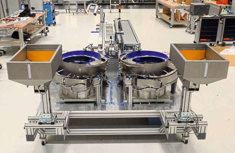 Die Friedrich Lütze GmbH, spezialisiert auf elektronische und elektrotechnische Komponenten, setzt auf eine Automatisierungslösung von Minitec für die Montage in der Vorproduktion von Schaltschränken. (Minitec)