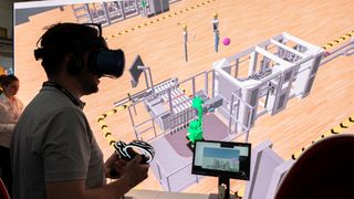 Die industrielle Variante des Metaverse auf der Hannover Messe: digitale Zwillinge, die mittels VR-Brille erkundet werden. (Bild: Deutsche Messe AG)