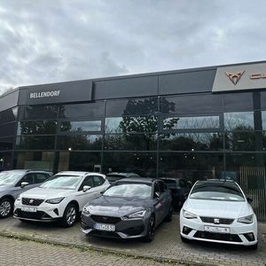 Das Autohaus Bellendorf von außen: ein echtes Autohaus, kein Yoga-Studio.(Bild:  Grimm – VCG)