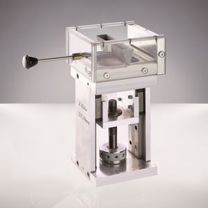 Keimzelle im „Westentaschenformat“ - Ur-Laser-Cusing-Anlage