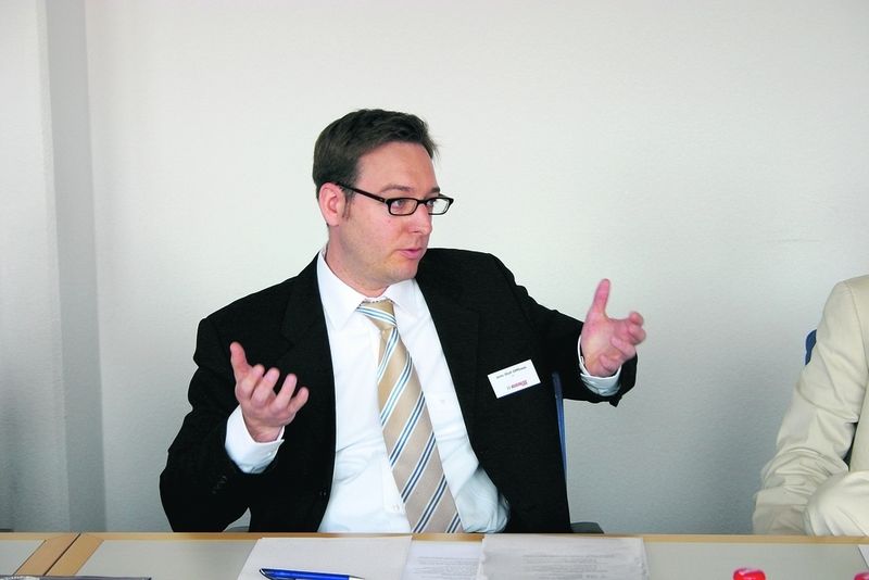 Artikulieren. Laut Jens Olaf Offhaus von LG wird auch bei den Displays das Design das Sein bestimmen (Archiv: Vogel Business Media)
