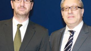 Autorola und Ford verstärken die Zusammenarbeit: Günter Hoenika, Leiter Sales Operations Gebrauchtfahrzeuge der Ford-Werke (li.) und Joseph Caruso, Geschäftsführer von Autorola. (Autorola)
