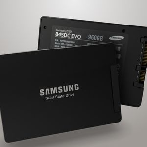 Die Server-SSDs von Samsung sollen sich vor allem durch ihre ausdauernd hohe Performance, kurze Latenzzeiten und einen niedrigen Energieverbrauch auszeichnen.