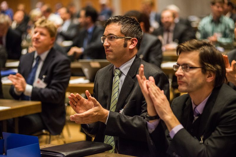 Die Vorträge bot den Teilnehmern der Fachtagung Carbon Composites 2012 viel Innovatives. Das quittierten diese mit Applaus. (Bild: Mack)