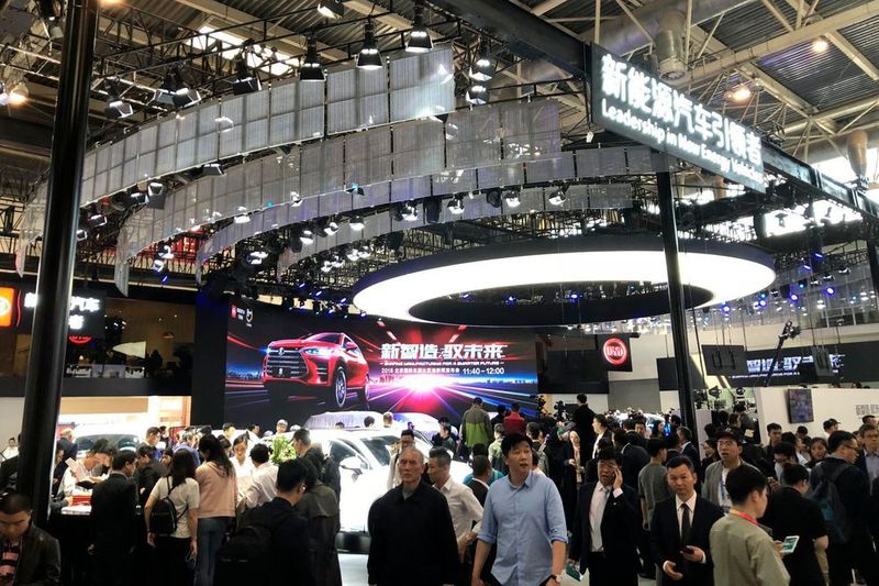 Viel Betrieb herrschte am Messestand von BYD. (Stefan Grundhoff)