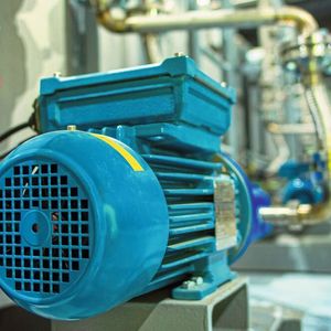 Industriemotoren sind ohne Alumminium und Kupfer kaum vorstellbar. Entsprechend teuer kann es in diesem Jahr werden. (©Jiri Dolezal - stock.adobe.com)