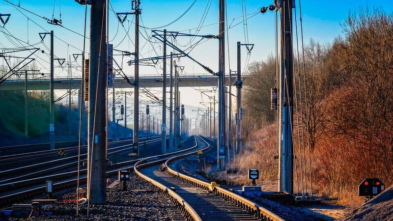 Bis 2030 sollen 75 Prozent des Schienennetzes elektrifiziert werden.