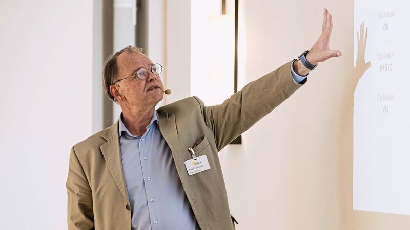 Über den fachlichen Austausch in Würzburg schreibt der »kfz-betrieb« nicht.  (Bild: Stefan Bausewein)