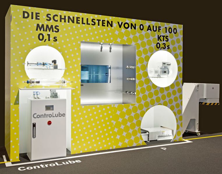 KNOLL Modulmaschine demonstriert realitätsnahen Einsatz von KSS- und MMS-Lösungen, Plattenbandförderer und Rückpumpstation. (KNOLL  )