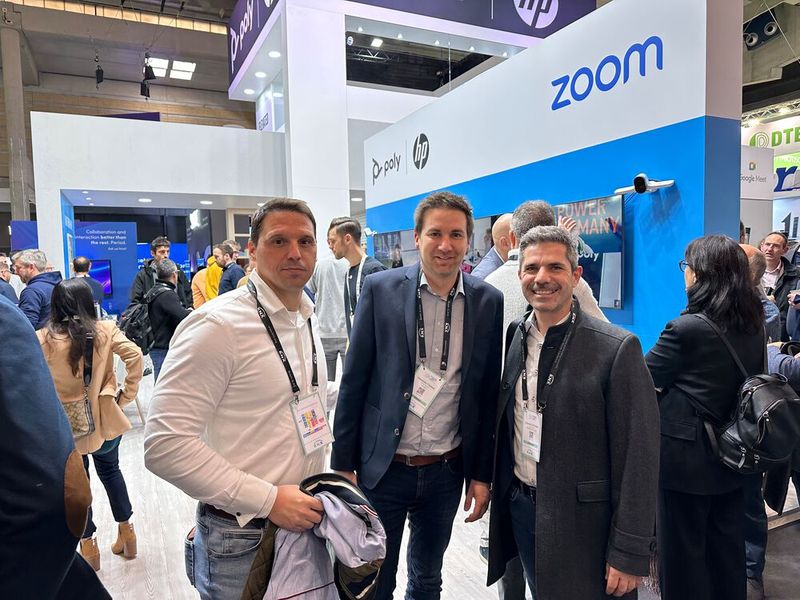 (v. l.) David Dominguez Salas, Sebastian Fleskes und Andreas De Matteis (macle) zoomen gerne, aber live ist es doch schöner. (Bild: Vogel IT-Medien)