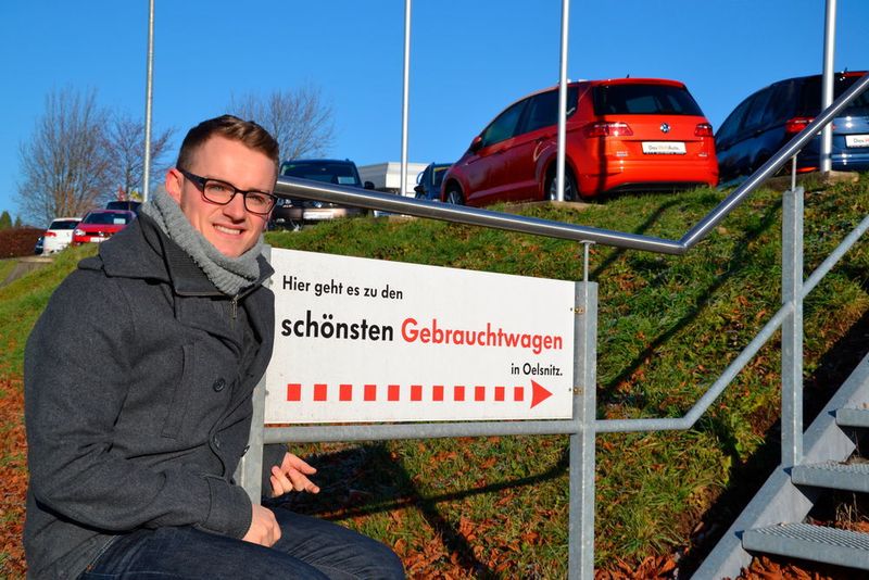 Zu einem guten Vermarktungskonzept für Gebrauchtwagen zählt GW-Koordinator Lukas Böttger auch klassische Werbung. (Faust)