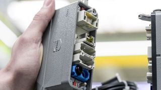 Han-Modular im Einsatz: Das Han-Modular-Programm ist der Marktstandard für modulare Steckverbinder. (Harting)