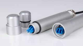 Das robuste Metallgehäuse aus eloxiertem Aluminium schützt die Verbindung vor Umwelteinflüssen und mechanischen Belastungen. (Telegärtner)