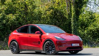 Die Rohkarosserie des Model Y will Tesla nahezu aus einem Guss fertigen. (Bild: SP-X/Frank Ratering)