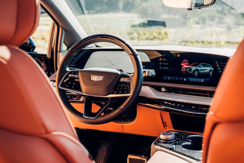 Der Optiq setzt auf modernes Premiumambiente. (Bild: Cadillac)