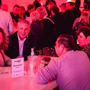 Darunter waren neben den Teams der Top-Ten-Betriebe viele Vertreter der Sponsoren und anderer Branchenunternehmen.(Bild:  Stefan Bausewein)