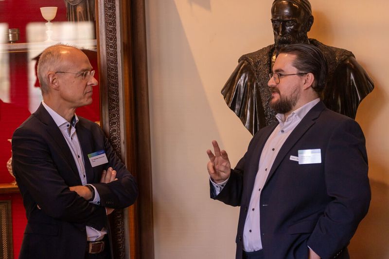 Dr. Sebastian Hausmann (l., NetApp) mit Fabian Brings (Bechtle Bonn) (Bild: Fsas)