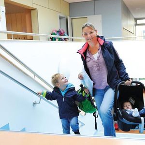 Stimmen die Rahmenbedingungen, können Frauen in Führungspositionen erfolgreich sein. Henkel bietet in Düsseldorf drei Betriebskindergärten, verzichtet aber auf spezifische Frauenförderprogramme.