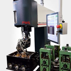Das Profile Welding System (PWS) von Rofin bietet dem Anwender eine Vielzahl von Möglichkeiten beim Schweißen von Rohren und Profilen. Es beinhaltet ein komplettes Laserschweißsystem mit integrierter Prozesssensorik zur Schweißspalterkennung und -verfolgung, wie Rofin betont.