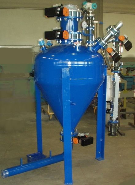 Ammag-Anlage mit 560 Liter Sender-Volumen zur Förderung eines stark abrasiven Stahlwerk-Staubs: 80m mit 12 t/h  (Bild: Ammag)