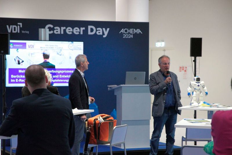 Impressionen aus den Hallen und von der Freifläche der Achema 2024. (Bild: Ernhofer / PROCESS)