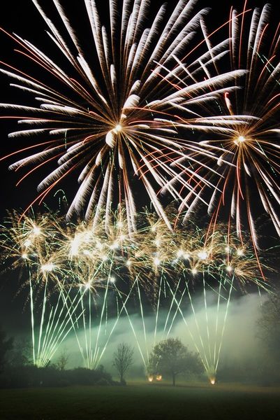 LONFire kann leicht mit Standardprotokollen aus der Entertainment-Industrie integriert werden, wie DMX, das intelligente Beleuchtung, Video und Laser steuert (Bild: Sonning Fireworks)