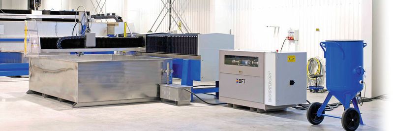 Das T-Modell «Advanced-Paket» umfasst eine Reihe nützlicher Funktionswerkzeuge wie etwa Höhensensor und Kopfschutz.(Bild:  Water Jet Sweden)