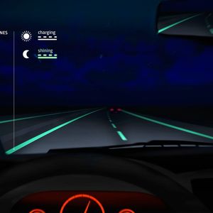 Glow in the Dark: Straßenmarkierungen aus nachtleuchtender Farbe erlauben eine Orientierung im Dunklen ohne Energieverbrauch(Foto:  Studio Roosegaarde & Heijmans)