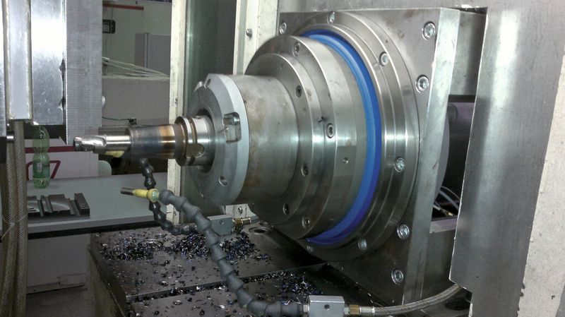 Bild 1: Ein mit Permamentmagneten und Federn arbeitendes Kollisionsschutzsystem in der Motorspindel vermeidet schwere Beschädigungen an Maschine, Werkzeug und Bauteil. (Bild: Jakob Antriebstechnik)